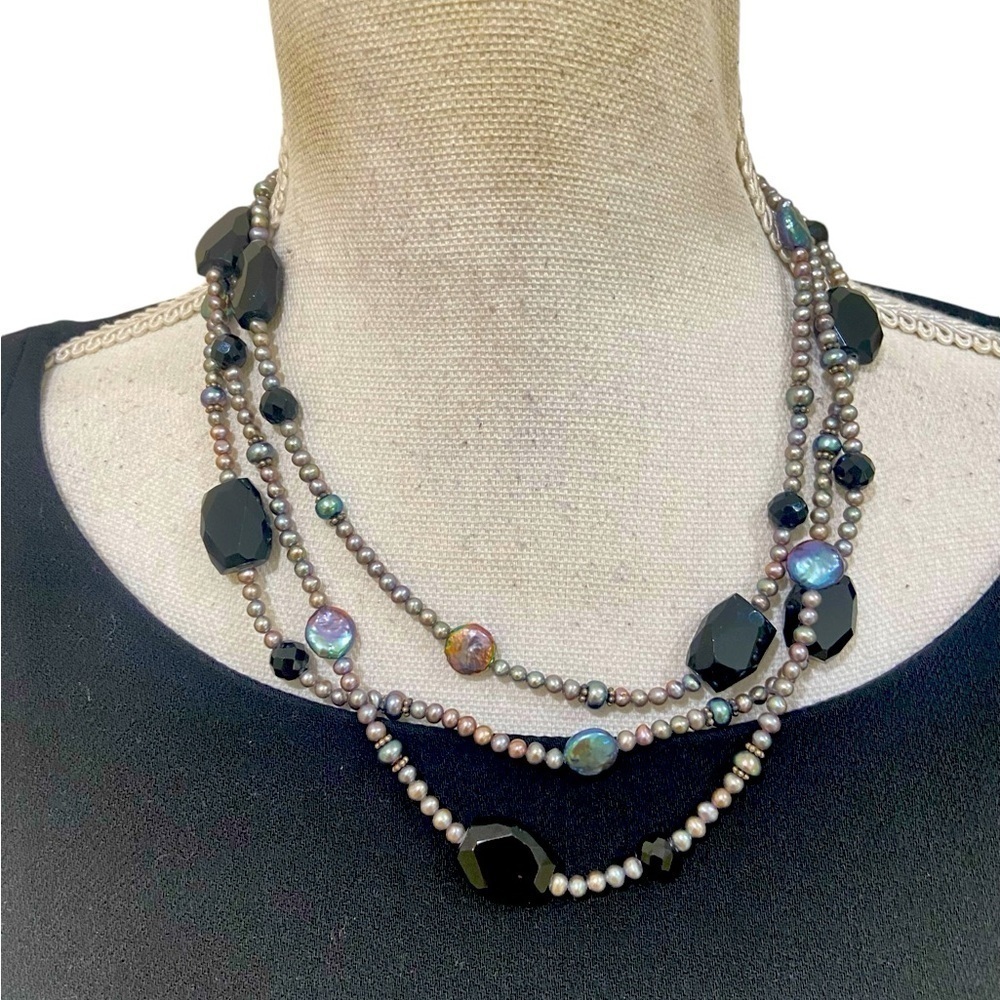 Vtg 1980’s casual Corner black glass beads & purple pearls silver tone necklace